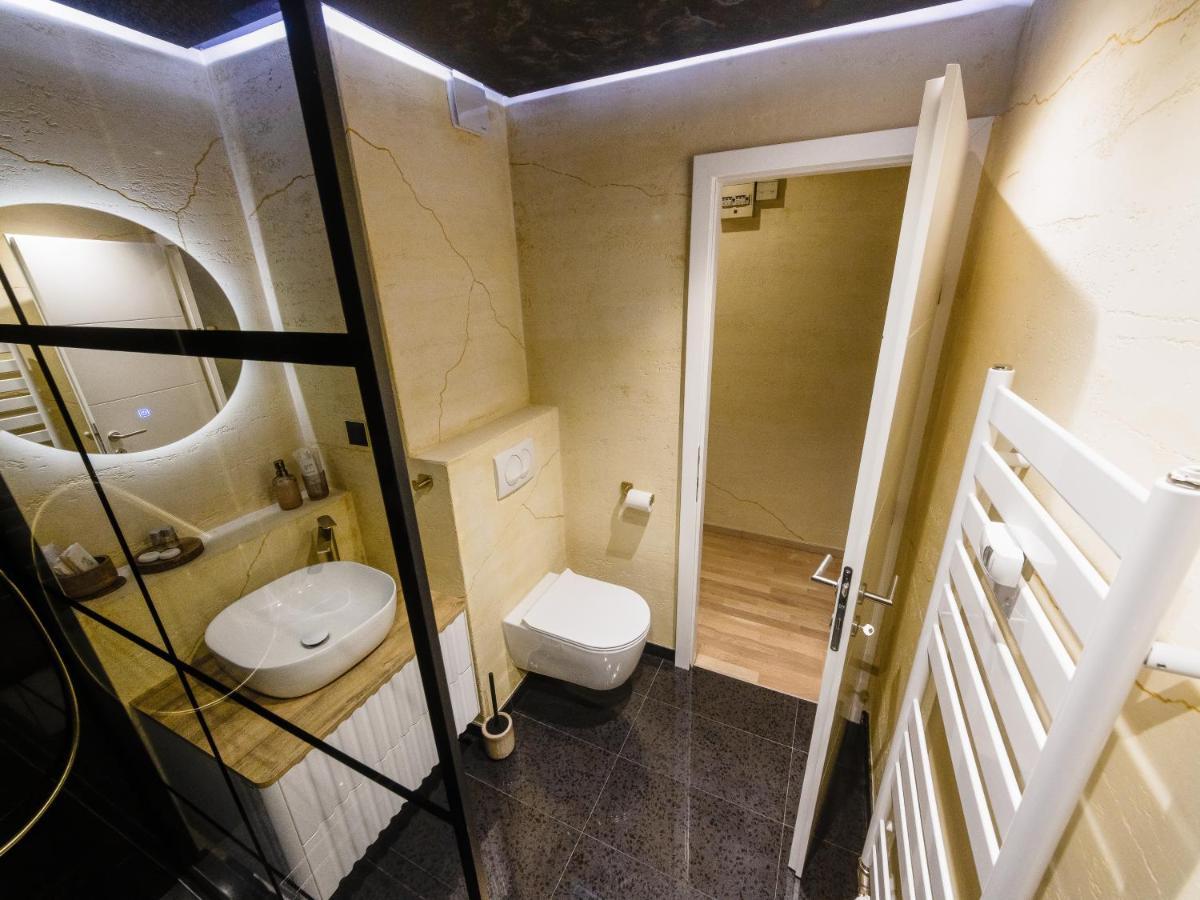 Apartman Stari Toranj II Apartamento Vukovar Exterior foto
