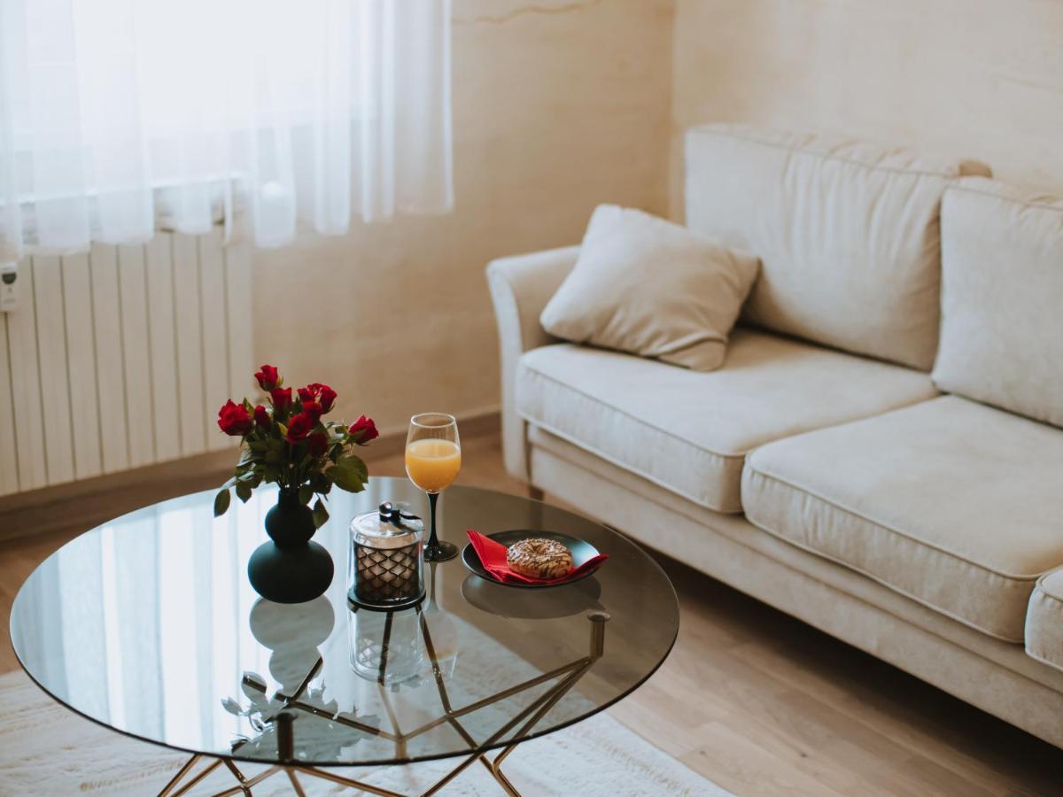 Apartman Stari Toranj II Apartamento Vukovar Exterior foto