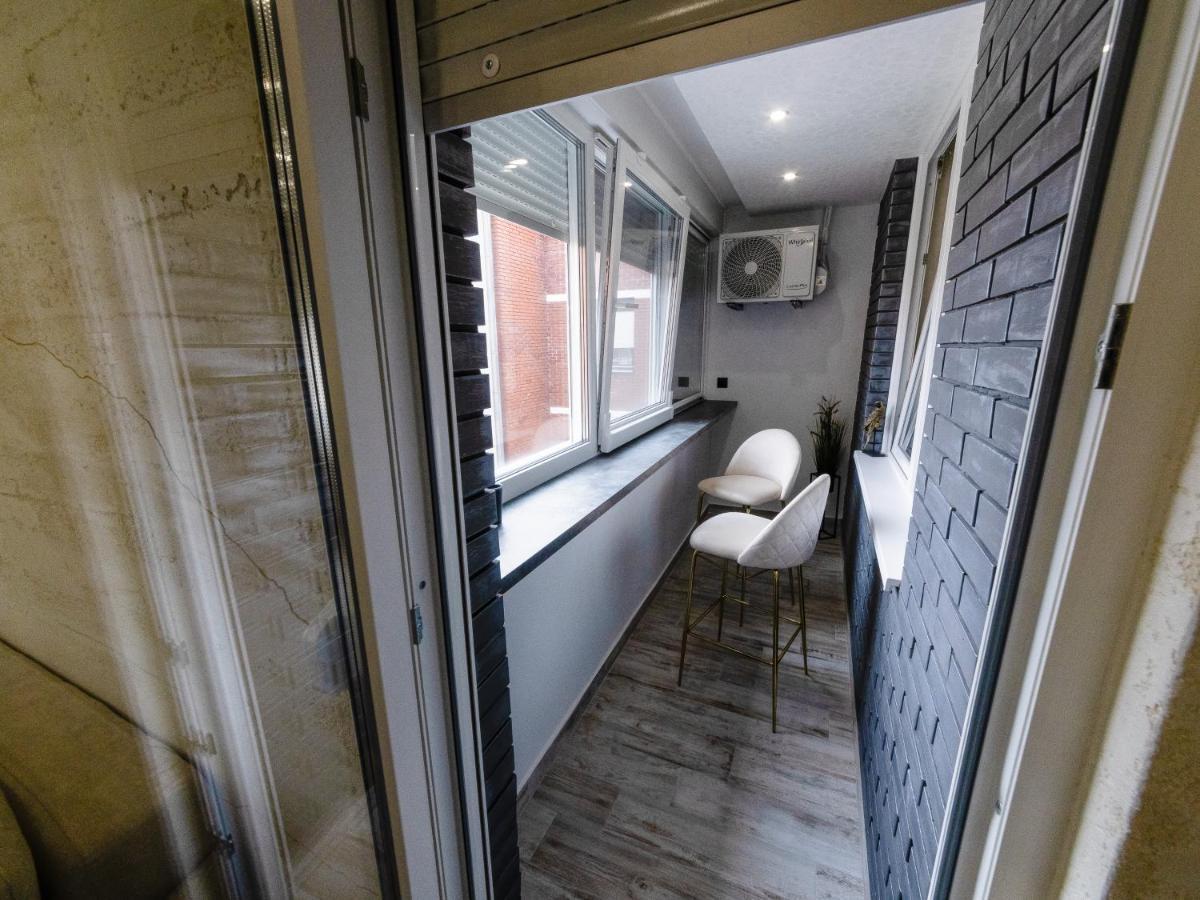 Apartman Stari Toranj II Apartamento Vukovar Exterior foto
